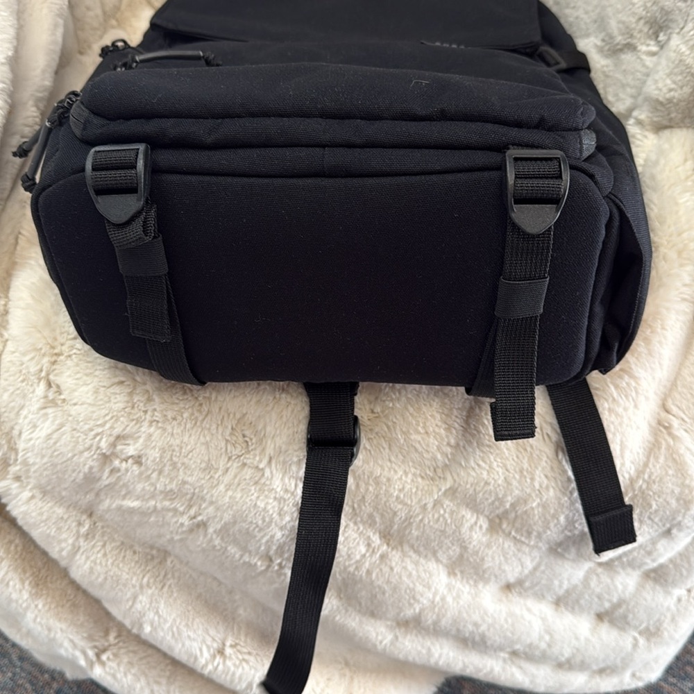 Brevite The Runner Camera Backpack - Picture 9 of 9